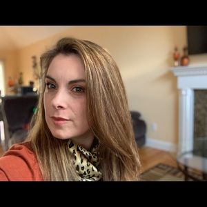 Meet your Posher, Claudia